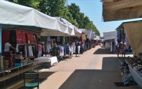 Petizione contro lo spostamento del mercato di piazza Falcone: oltre 1.700 firme raccolte