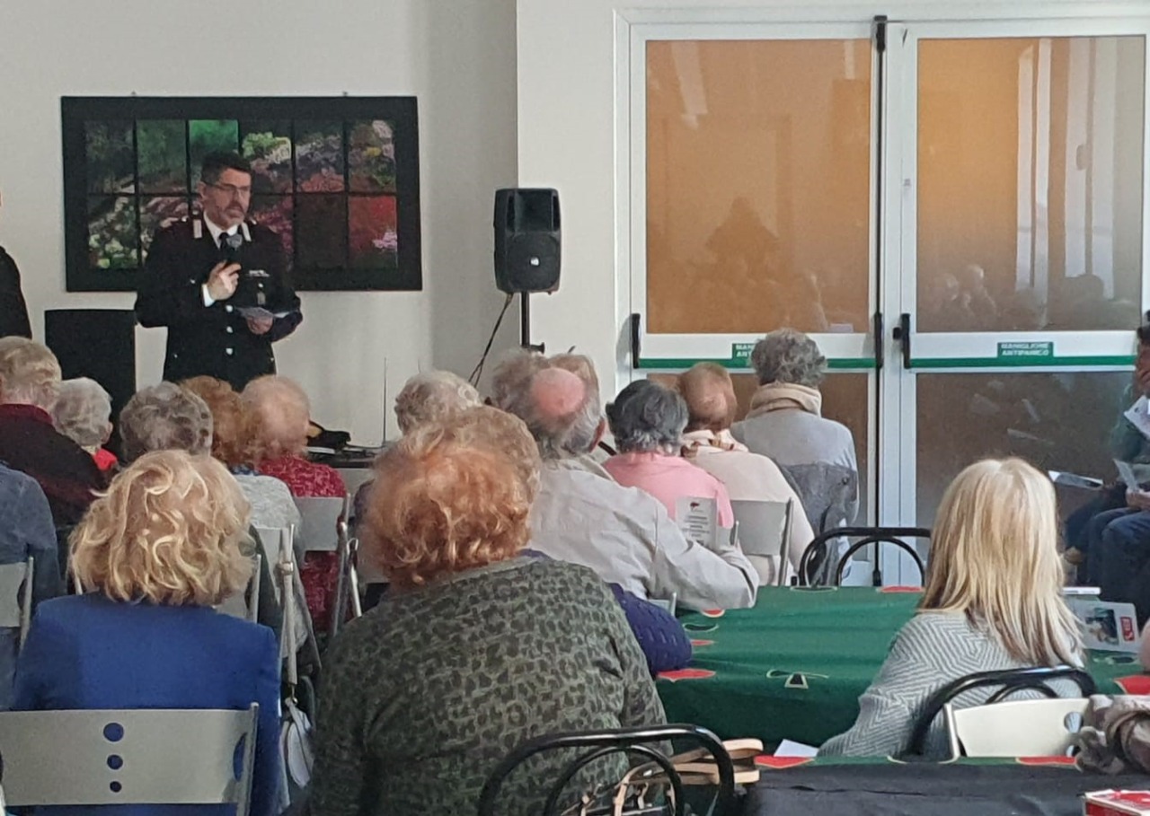 Carabinieri al servizio dei cittadini: incontro sulla sicurezza al centro “Delfino”