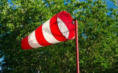 Meteo Biella: vento forte e cieli sereni in arrivo