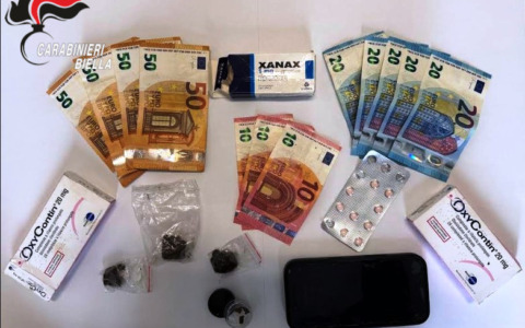 Sequestro di droga e oppioidi: denuncia dopo un controllo dei Carabinieri