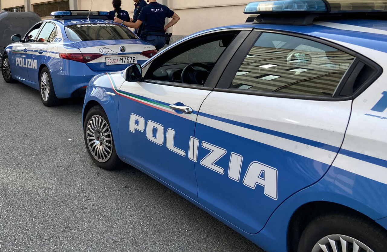 Donna bloccata in casa con un cane corso: intervento di Polizia e Vigili del Fuoco