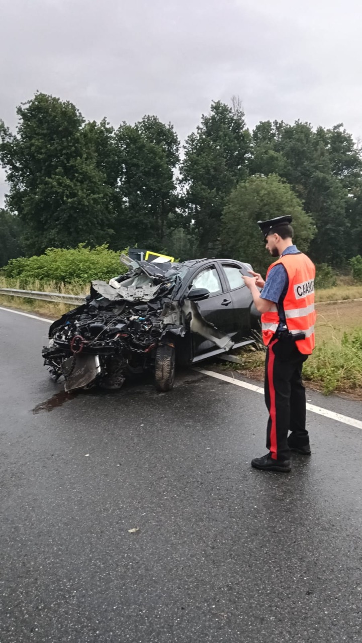 Incidente stradale a Villanova Biellese: due persone ferite ma non in pericolo di vita