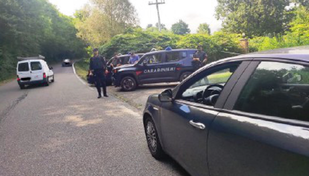 Inseguimento in auto e minacce alla madre: «La uccido»