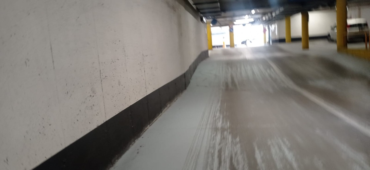 Cossato, vandalismo nel parcheggio sotterraneo di piazza Tempia: estintori svuotati