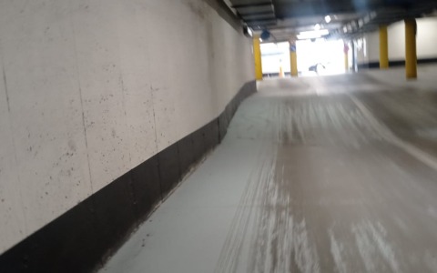 Cossato, vandalismo nel parcheggio sotterraneo di piazza Tempia: estintori svuotati