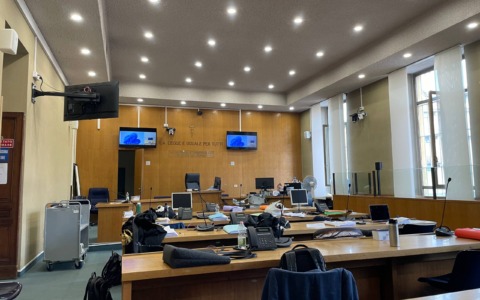 Deposta la testimonianza chiave: «Non ricordo» sulle torture in carcere