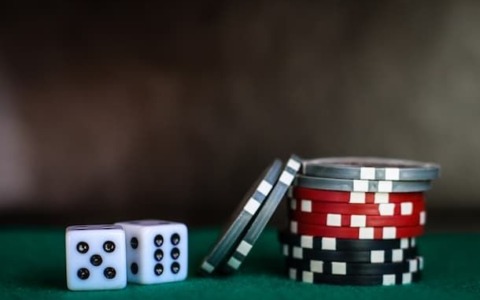 Imprenditore biellese condannato per bancarotta: usava la carta dell’azienda ai casinò