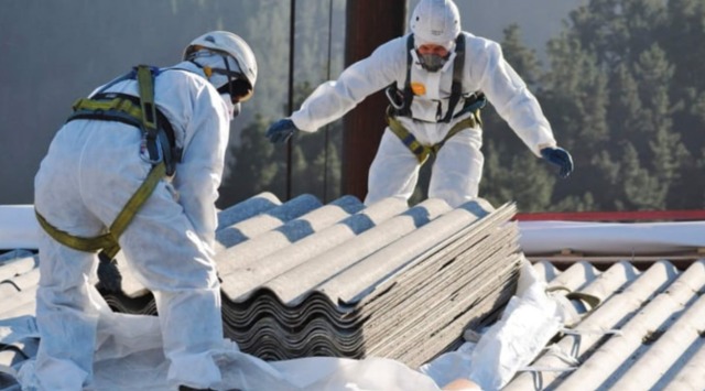 Partono i lavori di rimozione del tetto in eternit